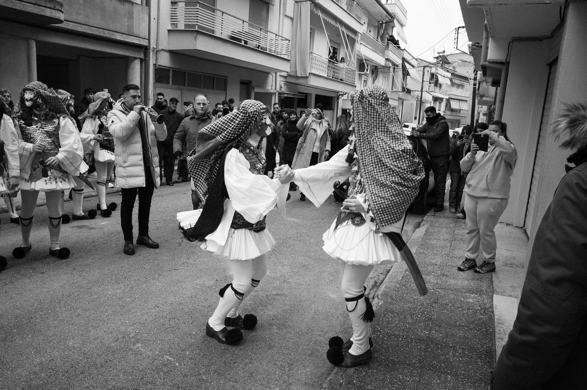 Το Καρναβαλικό Έθιμο των Μπουλών και Γενίτσαρων — gallery image